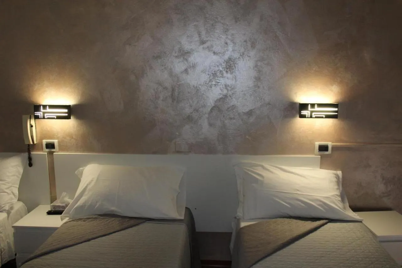 Colivingone-Mora Hotel Rimini