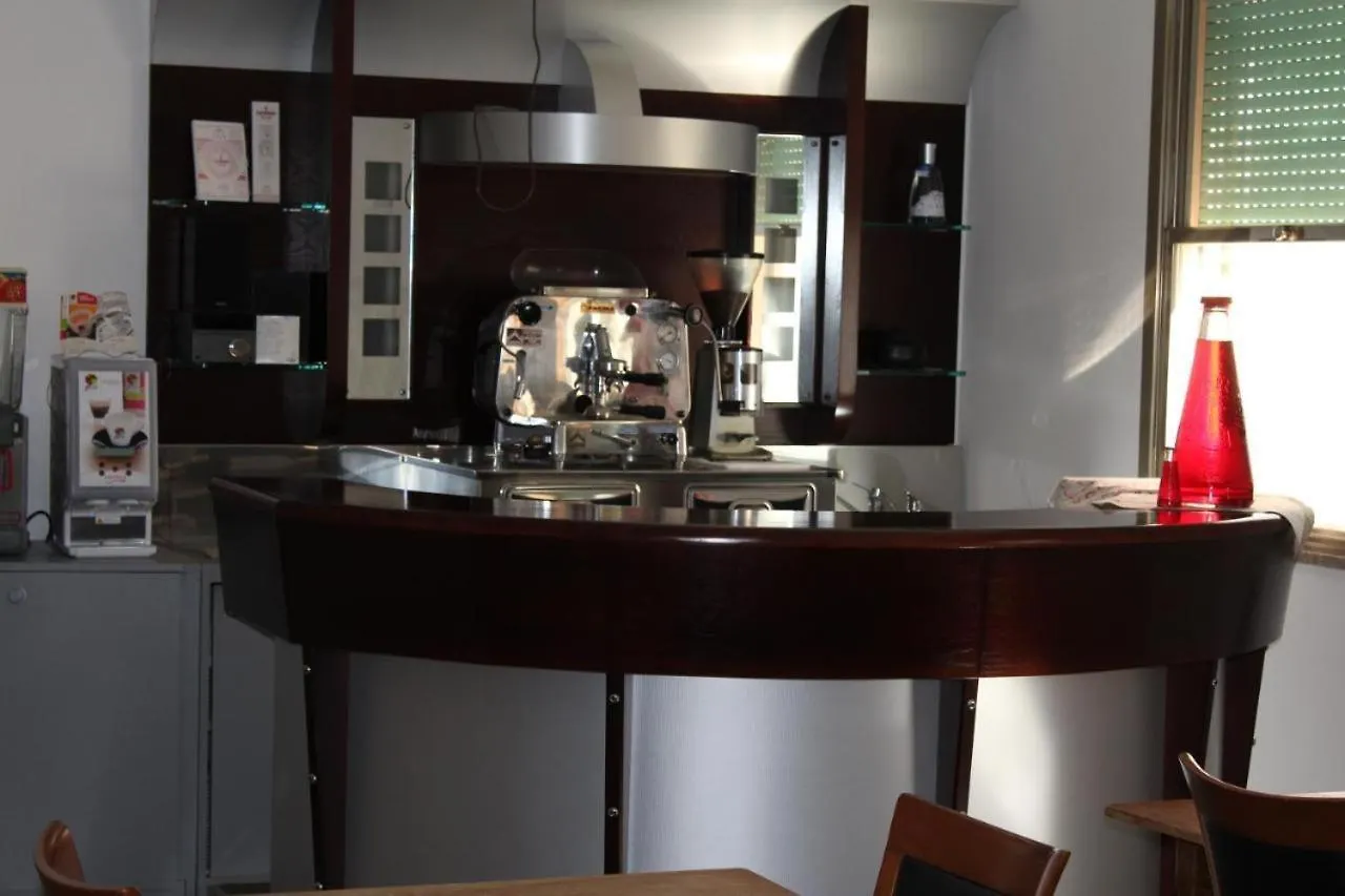 Colivingone-Mora Hotel Rimini Guest house