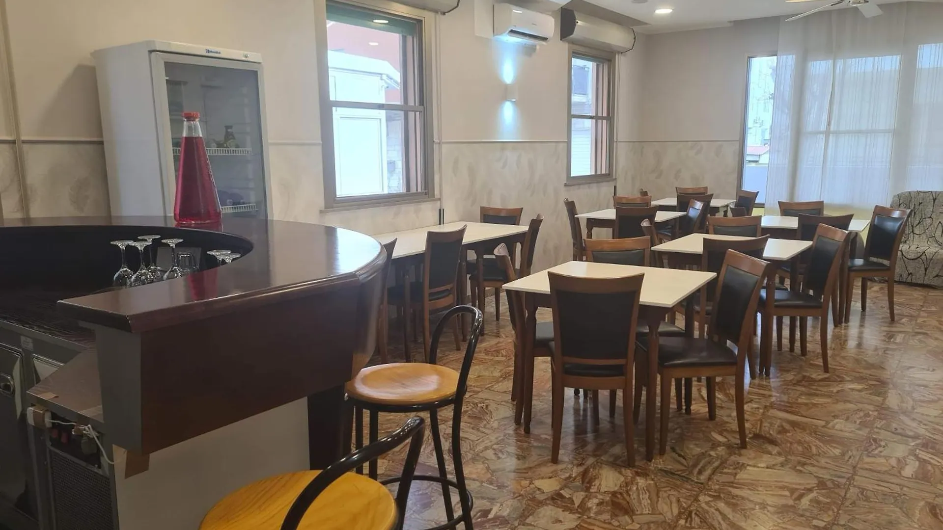 Colivingone-Mora Hotel Rimini Italy