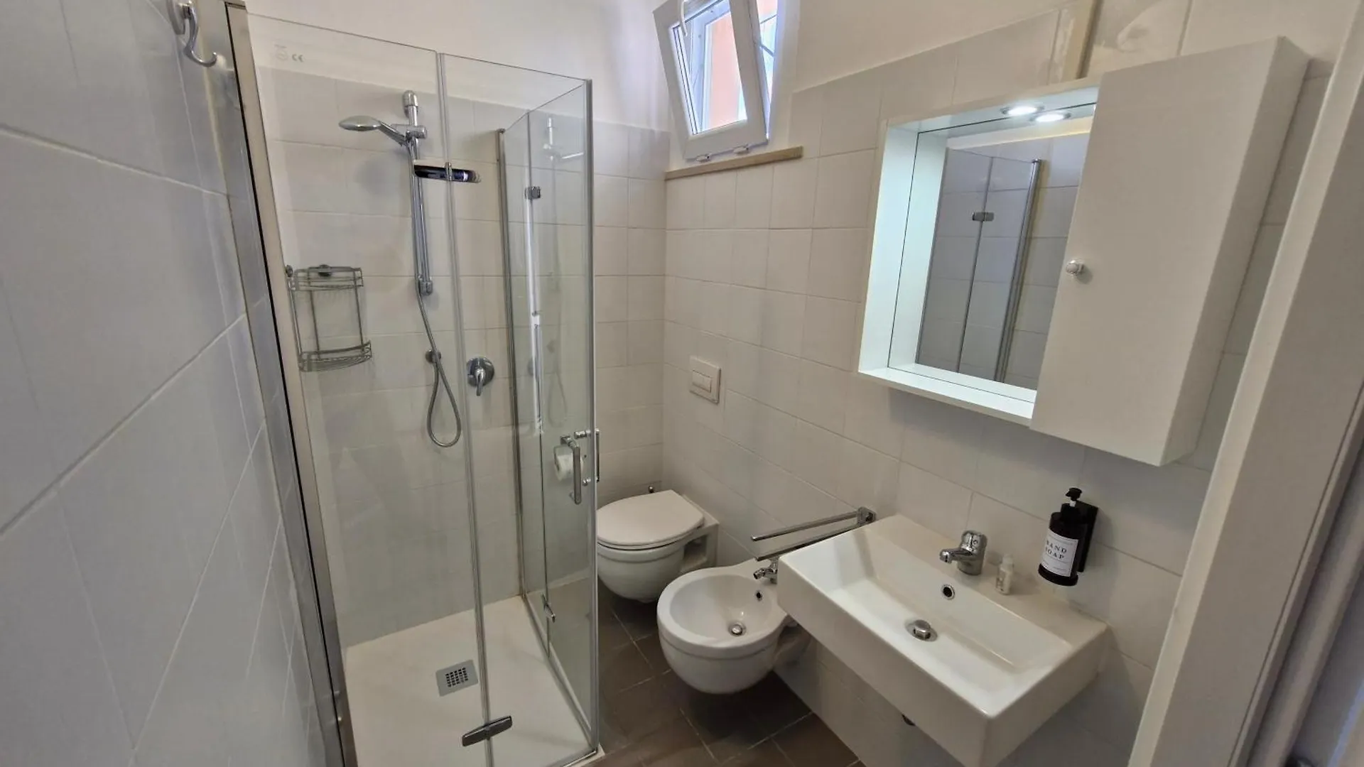 Colivingone-Mora Hotel Rimini Guest house
